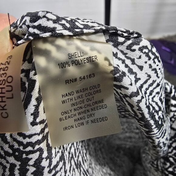 Calvin Klein Gradient Patterned Long Sleeve Shirt - Picture 6 of 7